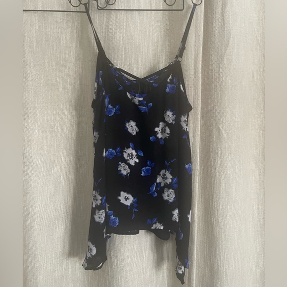 Torrid Tank - Picture 5 of 5